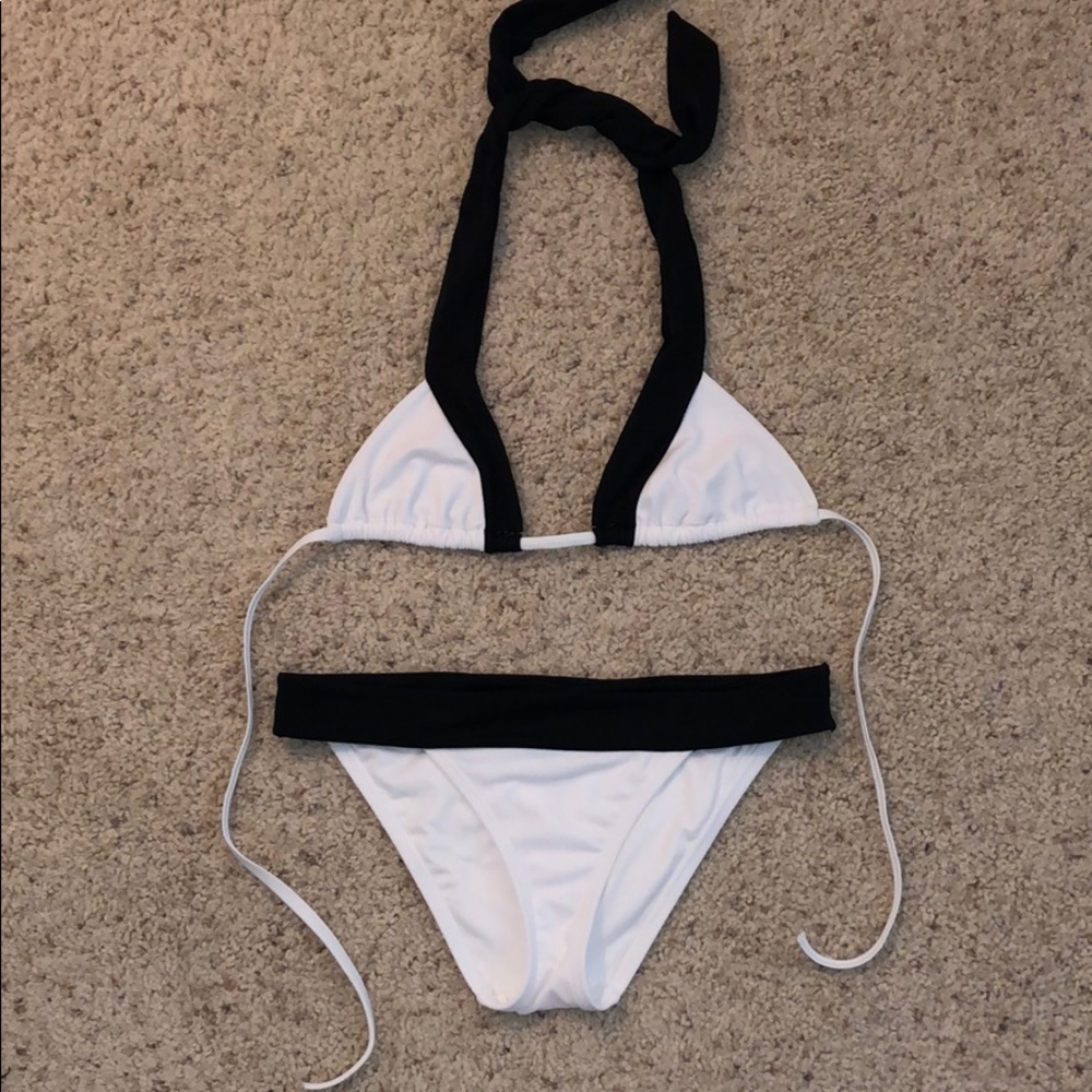 NWOT Victoria’s Secret black and white bikini